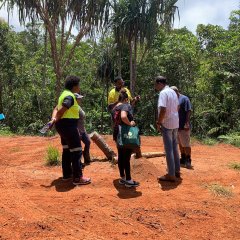 FijianMRD and Environment officials on site visit